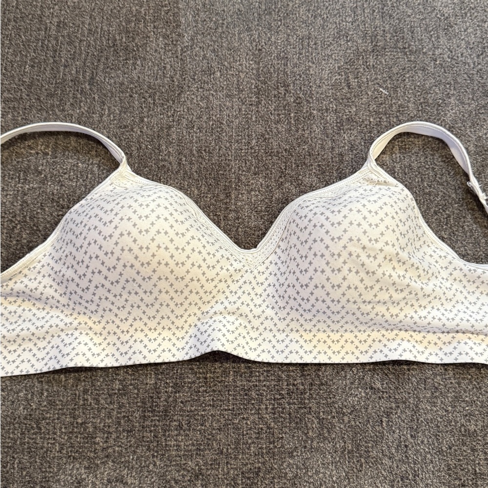 Hanes Soft Padded Bra in white and gray diamond print women size small